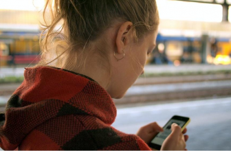 How to track cell phone location without installing software